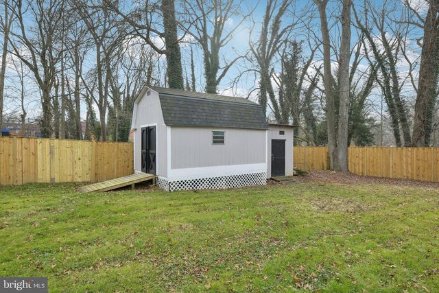 8422 WOODLAWN ST, Alexandria, VA 22309