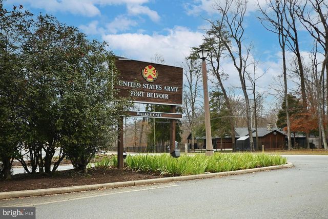 8422 WOODLAWN ST, Alexandria, VA 22309