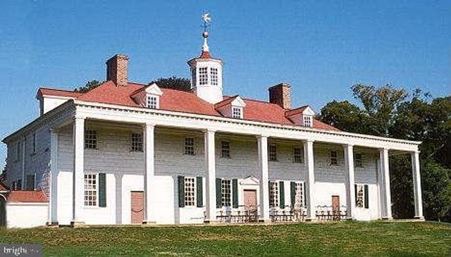 8422 WOODLAWN ST, Alexandria, VA 22309