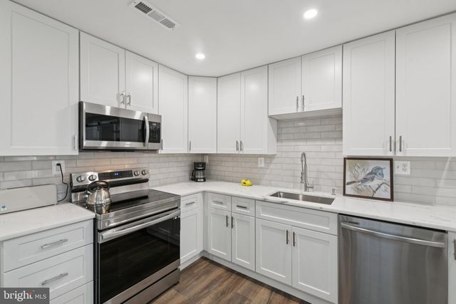 8422 WOODLAWN ST, Alexandria, VA 22309