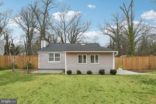 8422 WOODLAWN ST, Alexandria, VA 22309