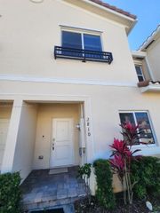 2810 NW 181st St, Miami Gardens, FL 33056