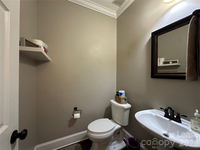 819 Stargard Court, Charlotte, NC 28270