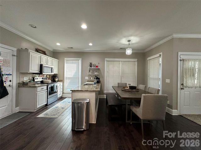 819 Stargard Court, Charlotte, NC 28270