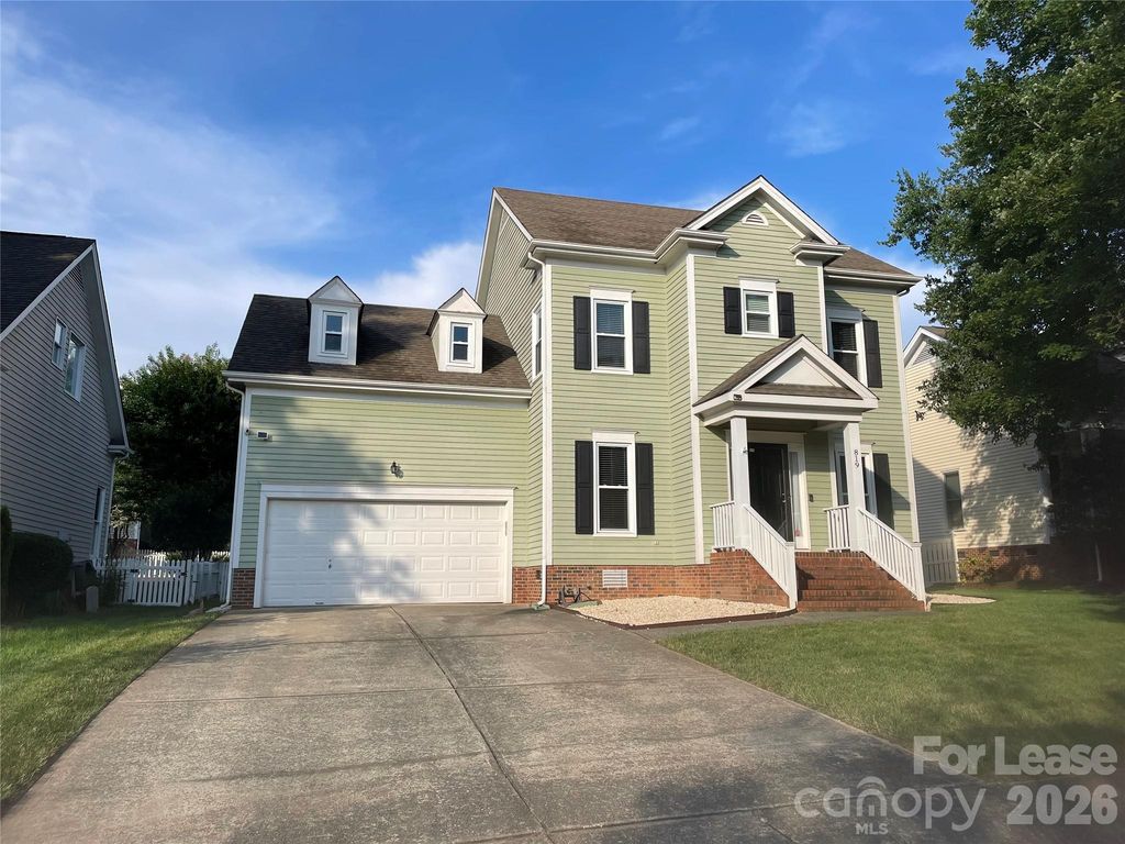 819 Stargard Court, Charlotte, NC 28270