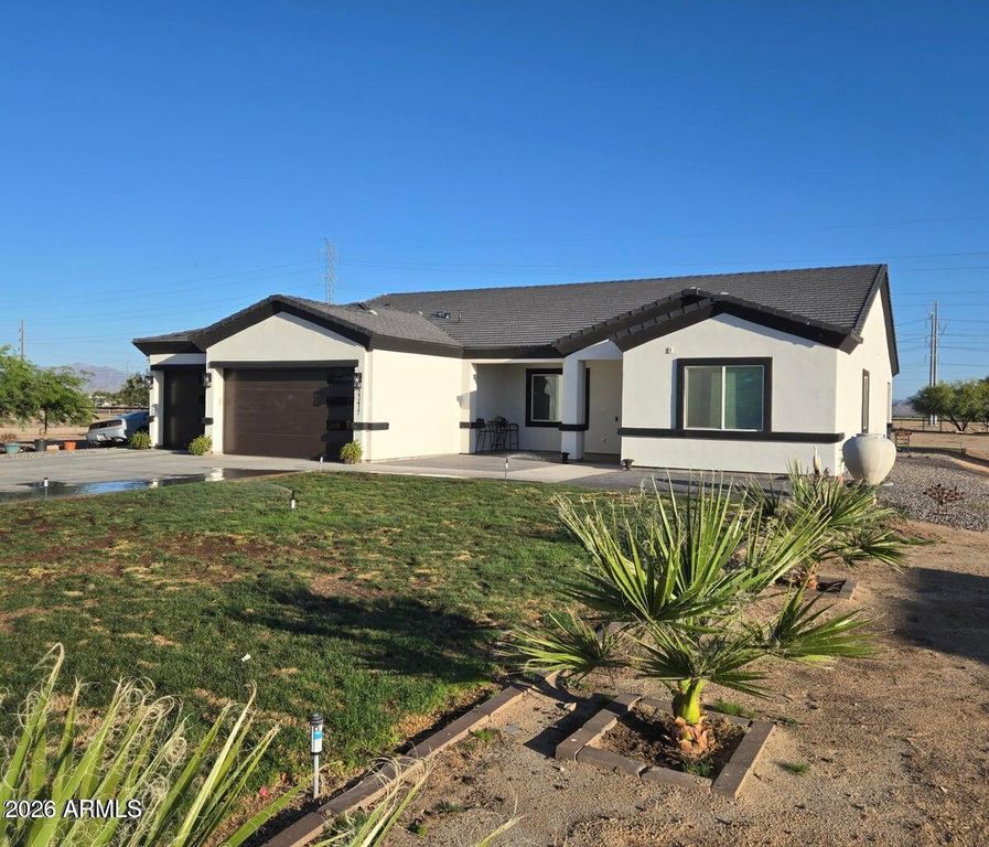 22417 W LOWER BUCKEYE Road, Buckeye, AZ 85326 — photo 2