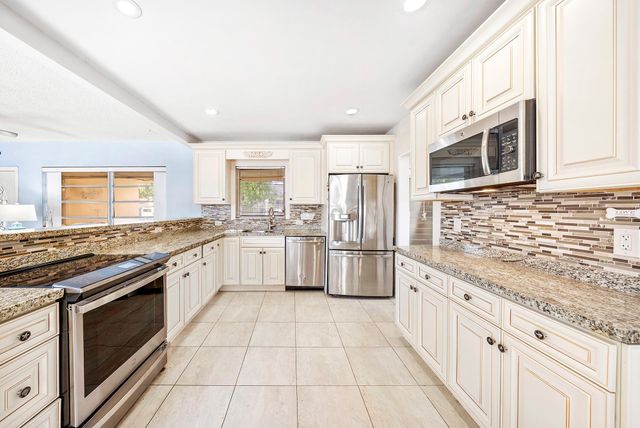 5340 NE 17th Ave, Fort Lauderdale, FL 33334