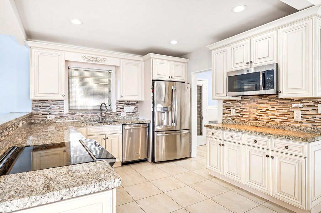 5340 NE 17th Ave, Fort Lauderdale, FL 33334