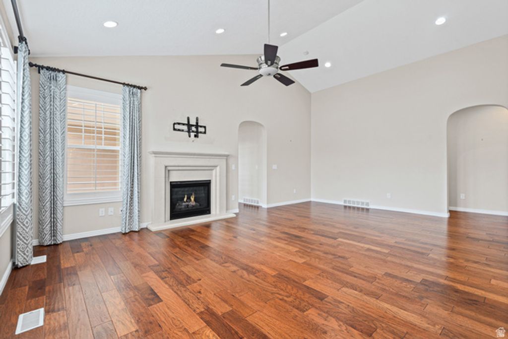 Image 23 of property listing at 4956 W BLACK TWIG DR. DR, South Jordan, UT 84009