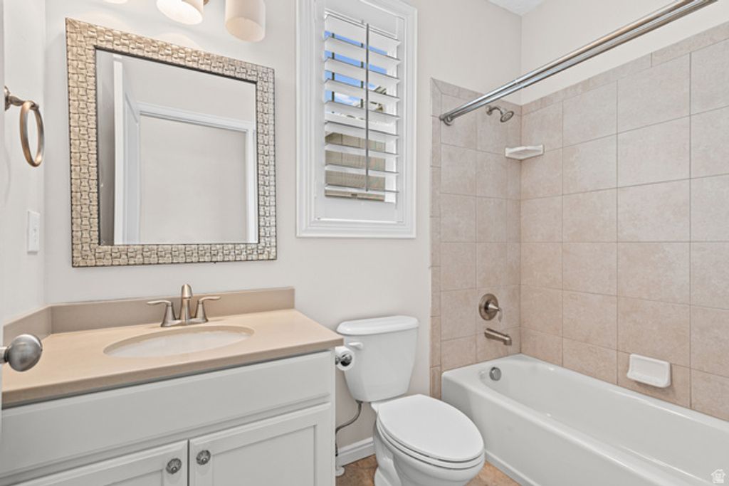 Image 37 of property listing at 4956 W BLACK TWIG DR. DR, South Jordan, UT 84009