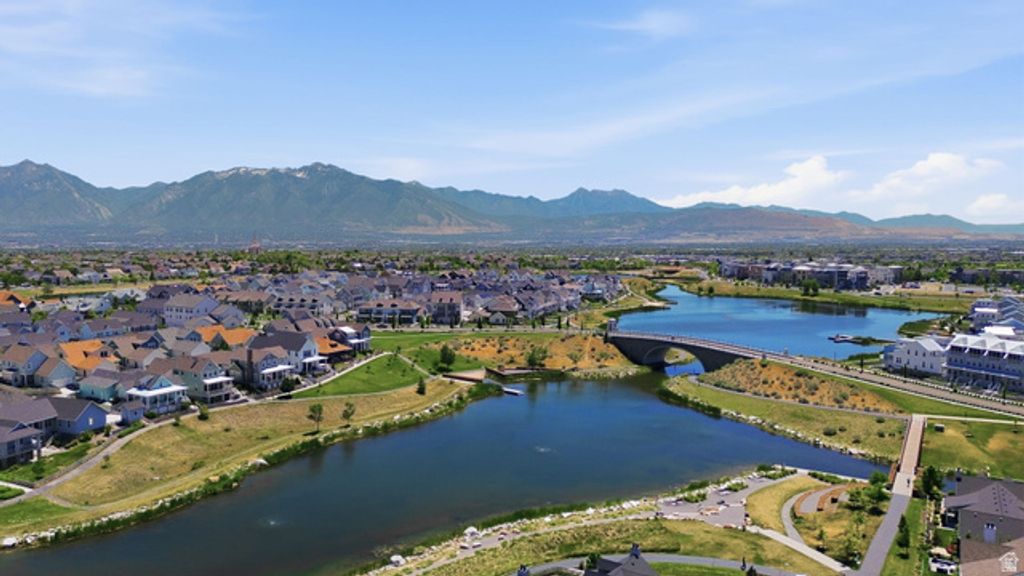 Image 56 of property listing at 4956 W BLACK TWIG DR. DR, South Jordan, UT 84009