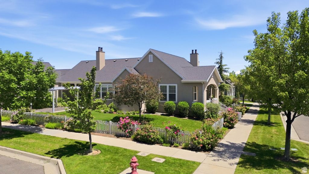 Image 7 of property listing at 4956 W BLACK TWIG DR. DR, South Jordan, UT 84009
