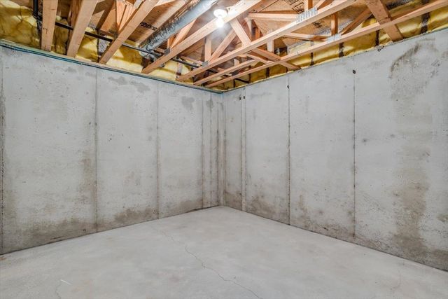 2531 N Rough Creek Rd, Derby, KS 67037