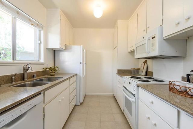 675 Sharon Park Drive 311, Menlo Park, CA 94025