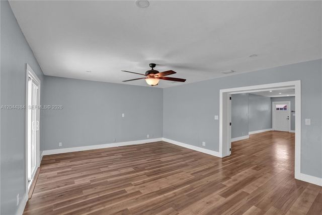 611 SW 76th Ter, North Lauderdale, FL 33068