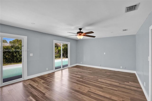 611 SW 76th Ter, North Lauderdale, FL 33068