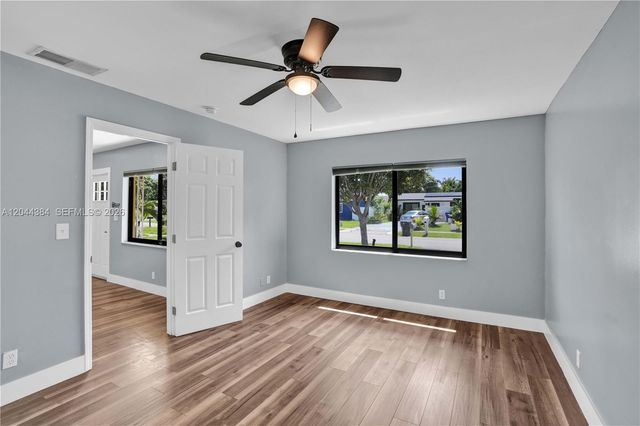 611 SW 76th Ter, North Lauderdale, FL 33068