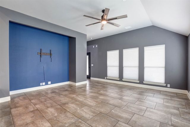 9501 Meadowpark Drive, Denton, TX 76226