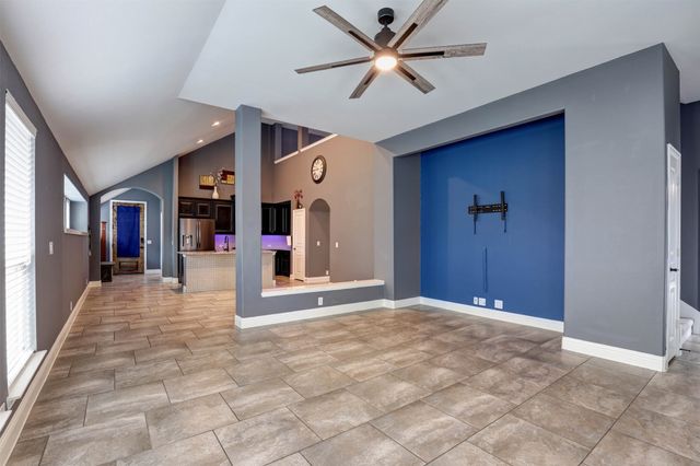 9501 Meadowpark Drive, Denton, TX 76226