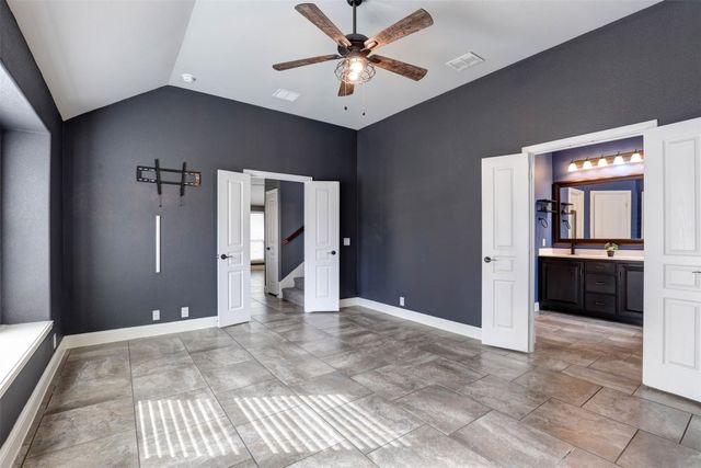 9501 Meadowpark Drive, Denton, TX 76226