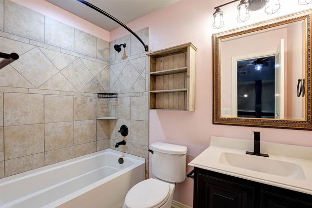 9501 Meadowpark Drive, Denton, TX 76226