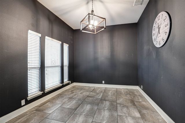 9501 Meadowpark Drive, Denton, TX 76226