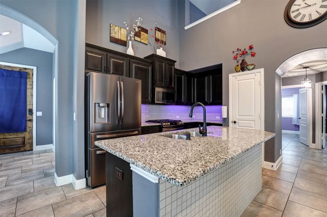 9501 Meadowpark Drive, Denton, TX 76226