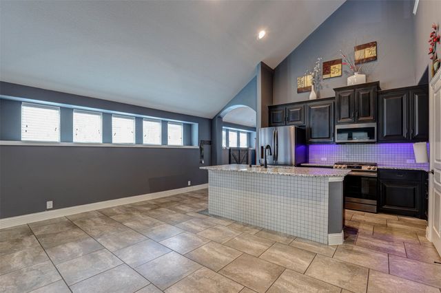 9501 Meadowpark Drive, Denton, TX 76226