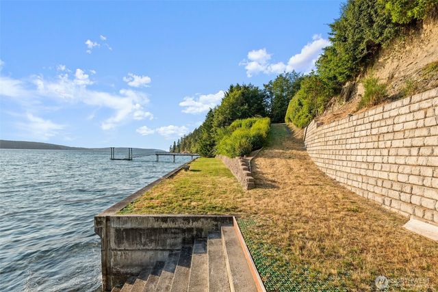 4486 East Harbor Road, Freeland, WA 98249