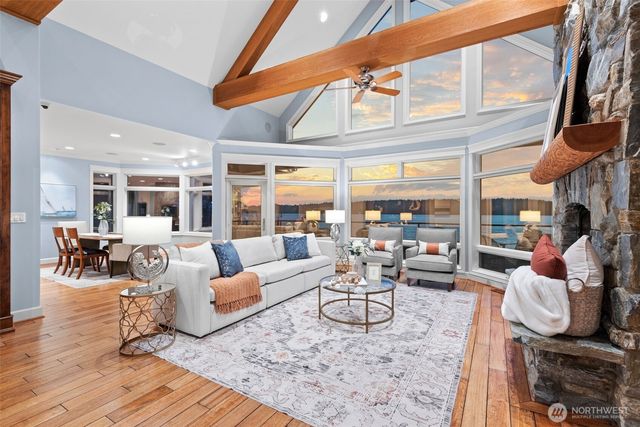 4486 East Harbor Road, Freeland, WA 98249