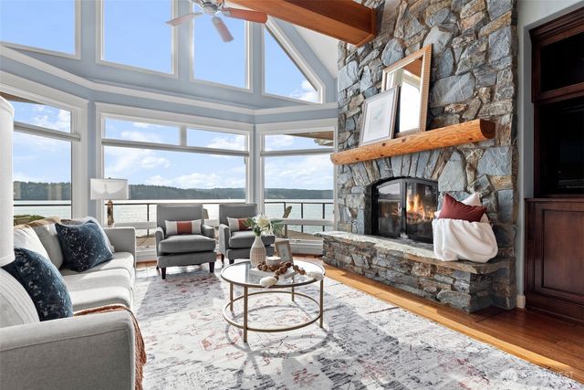 4486 East Harbor Road, Freeland, WA 98249