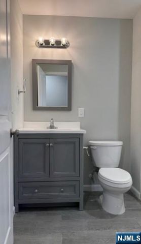 560 11th Street, Newark, NJ 07107