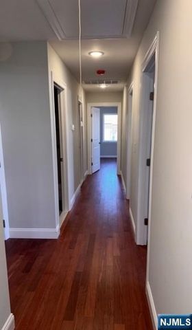 560 11th Street, Newark, NJ 07107