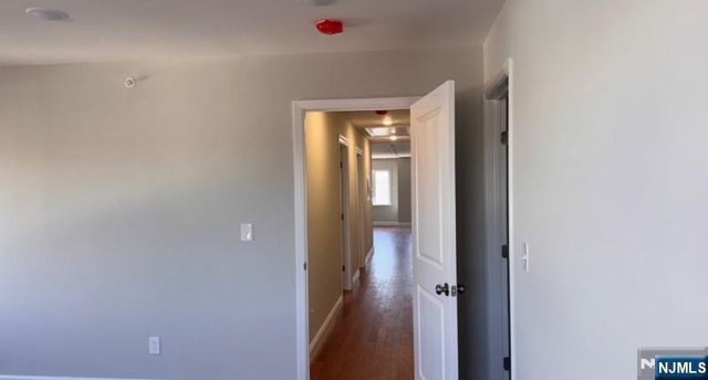 560 11th Street, Newark, NJ 07107