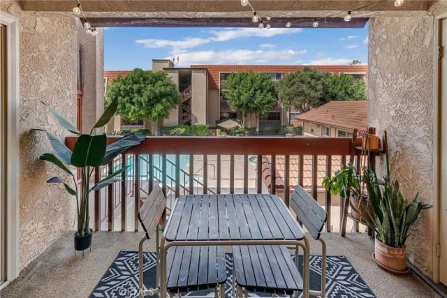 2101 E 21st, Signal Hill, CA 90755