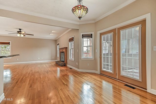 24573 Watauga Road, Abingdon, VA 24211