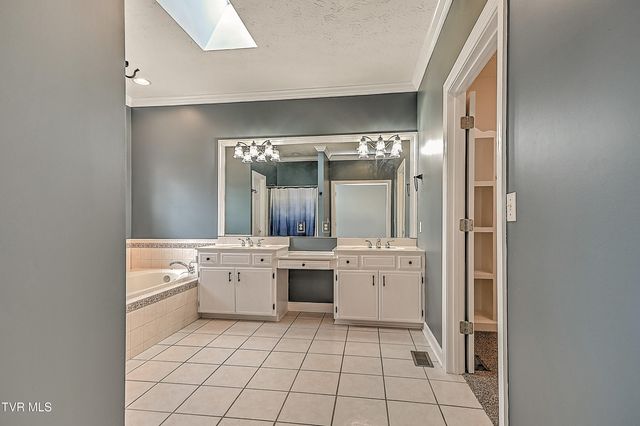 24573 Watauga Road, Abingdon, VA 24211