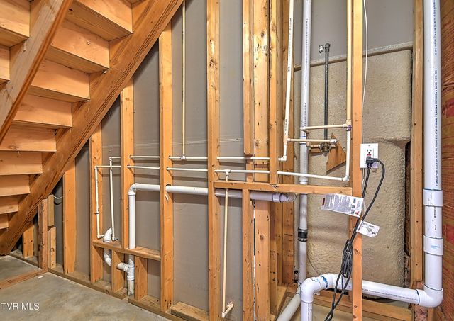 24573 Watauga Road, Abingdon, VA 24211