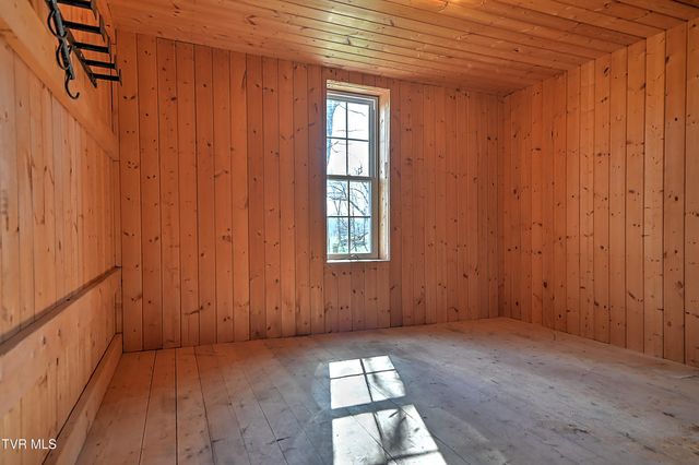 24573 Watauga Road, Abingdon, VA 24211