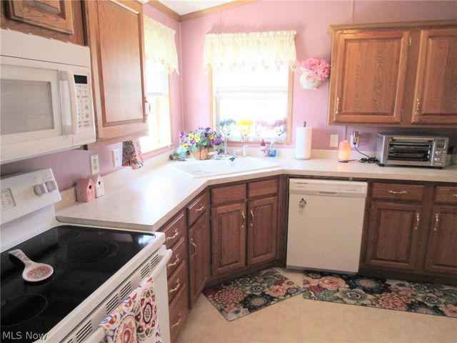 78 Periwinkle Drive, Olmsted Twp, OH 44138