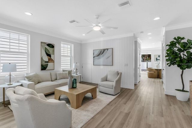 2140 W CHESTNUT STREET, Tampa, FL 33607