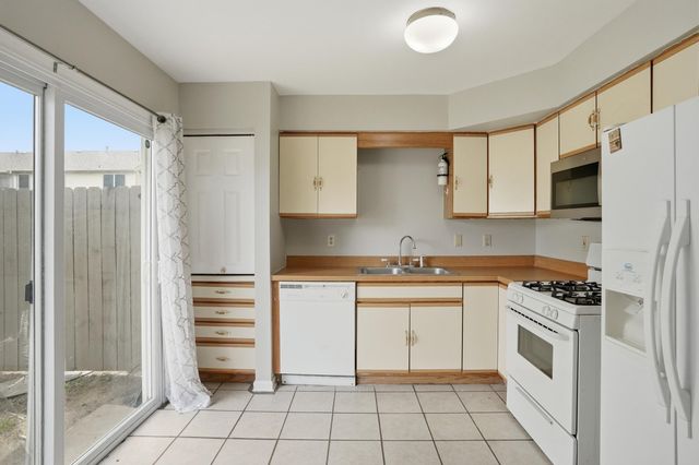 6089 Maryland Street, Merrillville, IN 46410