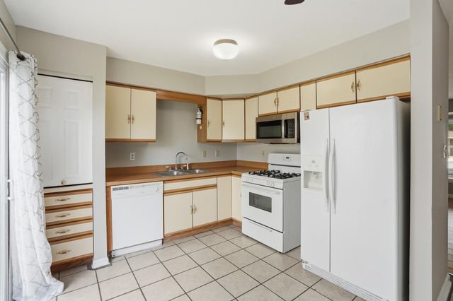 6089 Maryland Street, Merrillville, IN 46410
