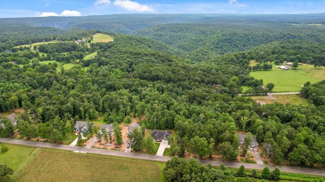 2796 Mowbray Pike, Soddy Daisy, TN 37379