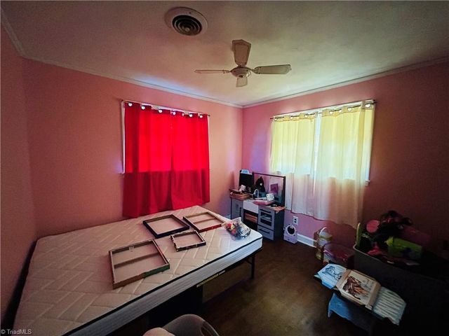 925 S Franklin Road, Mount Airy, NC 27030