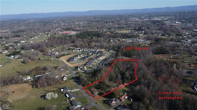 925 S Franklin Road, Mount Airy, NC 27030