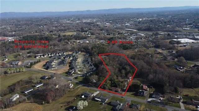 925 S Franklin Road, Mount Airy, NC 27030