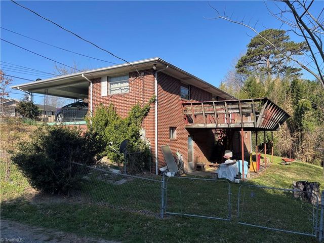 925 S Franklin Road, Mount Airy, NC 27030