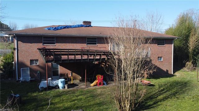 925 S Franklin Road, Mount Airy, NC 27030
