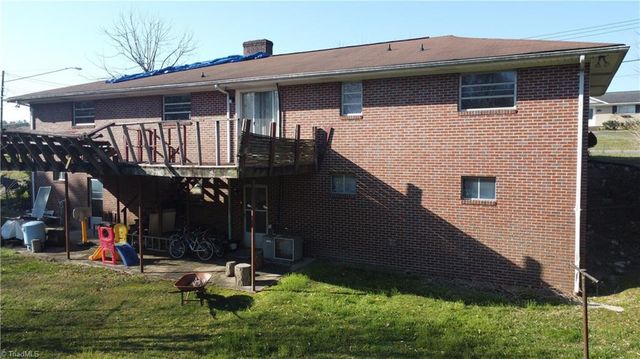 925 S Franklin Road, Mount Airy, NC 27030